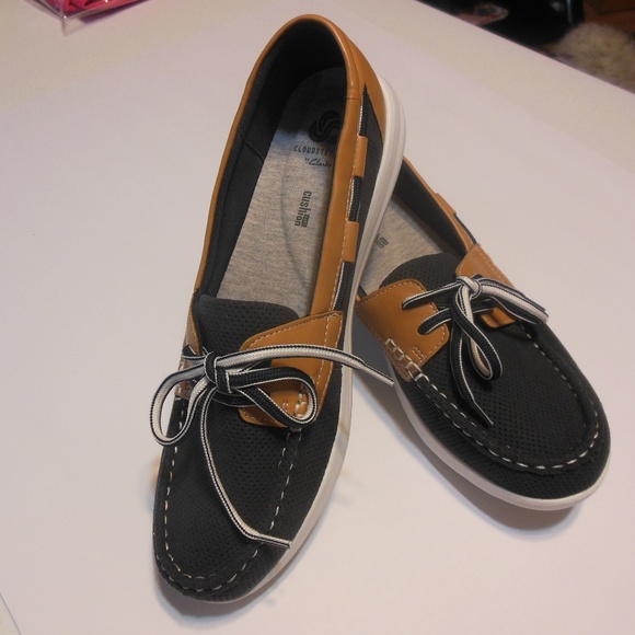clarks cloudsteppers boat shoes